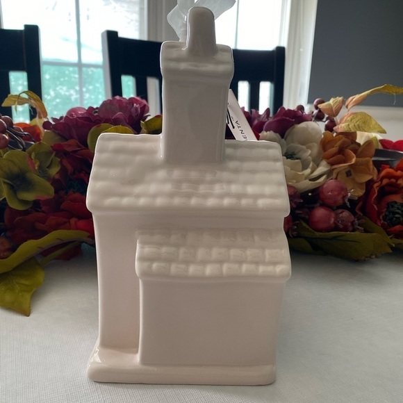 ⭐️HOST PICK⭐️👰‍♀️NWT Rae Dunn Brides Side Birdhouse - Picture 2 of 10